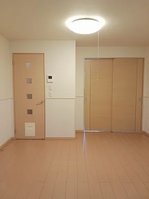 広島県のマンスリーマンション・ウィークリーマンション「ヴィラ　フリューゲル 201・洋室(No.1179377)」メイン画像