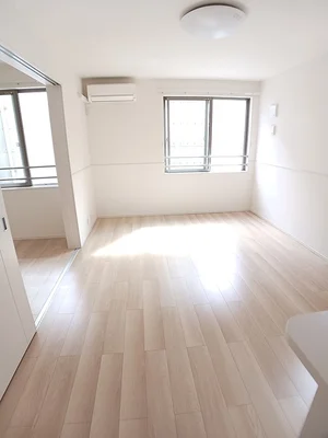 下松市のマンスリーマンション・ウィークリーマンション「プライムローズ　ガーデン　Ａ 201・洋室(No.1179576)」メイン画像