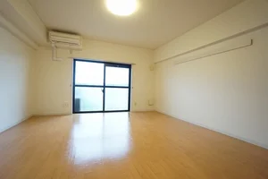 のマンスリーマンション・ウィークリーマンション「グレイスガーデン岬（はな）の山 303・洋室(No.1180288)」メイン画像