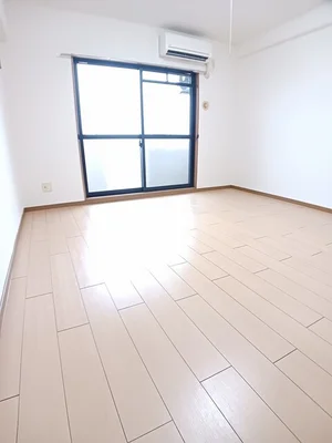 のマンスリーマンション・ウィークリーマンション「Ｇｒａｃｉｏｓｏ高松 304・洋室(No.1182177)」メイン画像