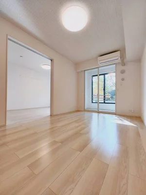 のマンスリーマンション・ウィークリーマンション「ヴィラフィオーレ　ＵＳＡ　Ⅰ 104・洋室(No.1182899)」メイン画像