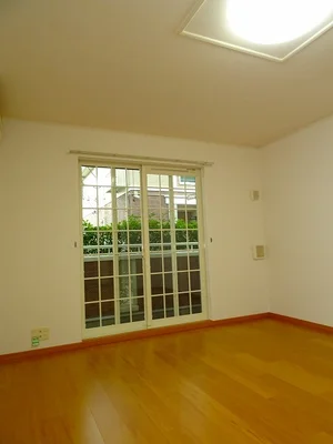 のマンスリーマンション・ウィークリーマンション「シュティル・ブリーゼⅡ 101・洋室(No.1183409)」メイン画像