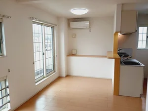 のマンスリーマンション・ウィークリーマンション「アンソレイェ　Ⅲ 201・洋室(No.1183682)」メイン画像