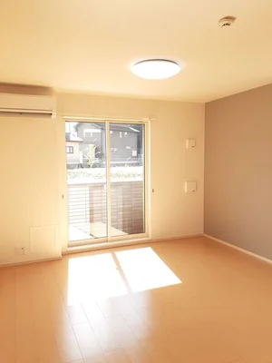 のマンスリーマンション・ウィークリーマンション「シルバーストン　Ⅱ 105・洋室(No.1183705)」メイン画像