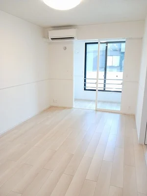 のマンスリーマンション・ウィークリーマンション「ル・リヤン　ミヤモト 101・洋室(No.1183936)」メイン画像