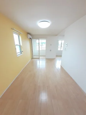 のマンスリーマンション・ウィークリーマンション「イル　ルオーゴＢ 203・洋室(No.1184839)」メイン画像