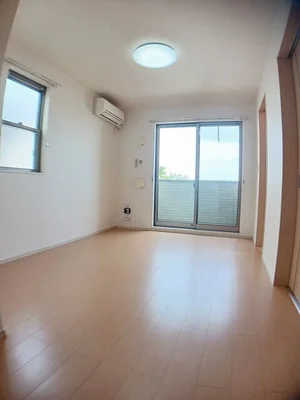 のマンスリーマンション・ウィークリーマンション「トリニティ　ヴィレッジ　Ⅲ 101・K(No.1185648)」メイン画像