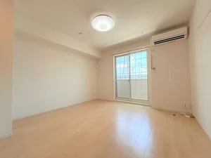 のマンスリーマンション・ウィークリーマンション「クイーンズ・ガーデンⅡ　Ａ 102・洋室(No.1185886)」メイン画像