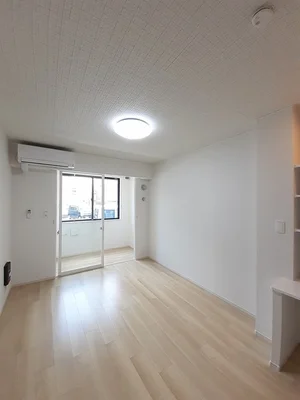 のマンスリーマンション・ウィークリーマンション「ウエスト　ヒル 102・洋室(No.1186020)」メイン画像