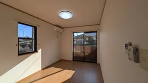 のマンスリーマンション・ウィークリーマンション「コリ－ヌ華Ⅰ 102・洋室(No.1186509)」メイン画像