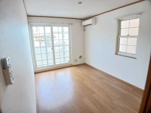 のマンスリーマンション・ウィークリーマンション「ハーモニーＫⅡ 101・洋室(No.1187562)」メイン画像