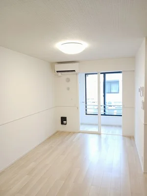 のマンスリーマンション・ウィークリーマンション「グレースヴィラージュ　弐番館 102・洋室(No.1190008)」メイン画像