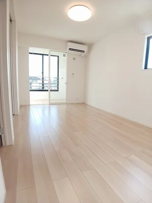 新潟県のマンスリーマンション・ウィークリーマンション「ヒカルサ柏崎サウスⅡ 203・洋室(No.1192380)」メイン画像