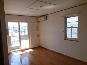 のマンスリーマンション・ウィークリーマンション「シャン・ド・フルールⅡ 101・洋室(No.1192693)」メイン画像