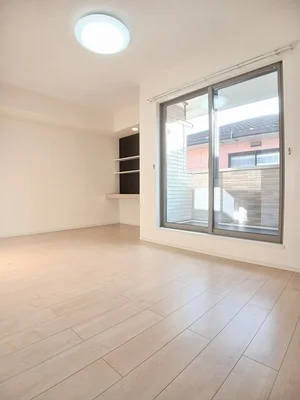 のマンスリーマンション・ウィークリーマンション「ドゥース　レシ　Ａ 202・洋室(No.1193090)」メイン画像