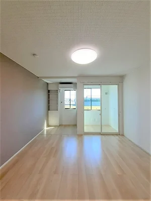 香川県の大東建託リーシング株式会社のマンスリーマンション・ウィークリーマンション「ジャダハウス丸亀　Ｂ 102・洋室(No.1193265)」メイン画像