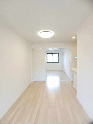 のマンスリーマンション・ウィークリーマンション「セレーノ・Ⅱ 102・洋室(No.1193410)」メイン画像