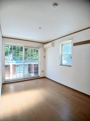 のマンスリーマンション・ウィークリーマンション「ロイヤルコート春日　Ａ棟 102・洋室(No.1194684)」メイン画像