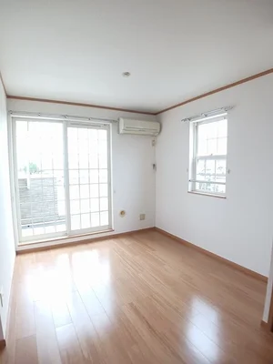 のマンスリーマンション・ウィークリーマンション「グリーン　ゲイブルズ　Ⅲ番館 201・洋室(No.1195577)」メイン画像