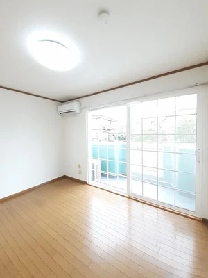 のマンスリーマンション・ウィークリーマンション「シャンゼリゼ弐番館 102・洋室(No.1197473)」メイン画像