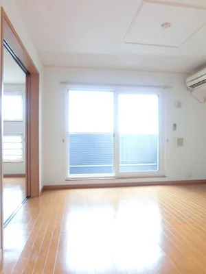 津駅（三重県）のマンスリーマンション・ウィークリーマンション「ルサルカ　Ｂ棟 202・洋室(No.1197658)」メイン画像