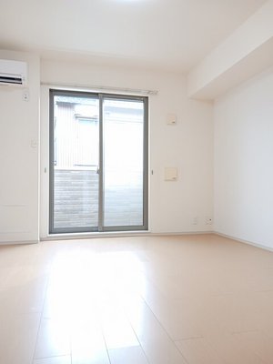 徳島文理大学短期大学部徳島キャンパス周辺のマンスリーマンション・ウィークリーマンション「カーサ　アルベロディピノＢ 101・洋室(No.1198065)」メイン画像