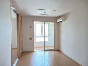 富山県の大東建託リーシング株式会社のマンスリーマンション・ウィークリーマンション「ハルトリーゲル　Ｅ 203・洋室(No.1198754)」メイン画像