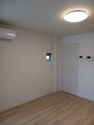 のマンスリーマンション・ウィークリーマンション「ラ・メール・ソレイユ 101・洋室(No.1200225)」メイン画像