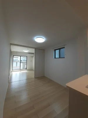 のマンスリーマンション・ウィークリーマンション「メゾン・ド・アベニール　Ⅲ 202・洋室(No.1200589)」メイン画像