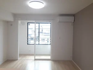 のマンスリーマンション・ウィークリーマンション「ヒカルサ高岡角イースト 203・洋室(No.1200591)」メイン画像