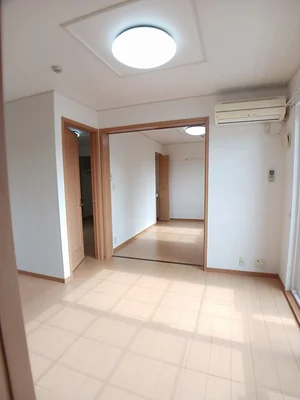 のマンスリーマンション・ウィークリーマンション「ラ　シエスタ 105・洋室(No.1201552)」メイン画像