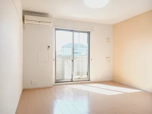 のマンスリーマンション・ウィークリーマンション「Ｃｏｍｆｏｒｔ　Ｓｉｚｕｋａ 106・洋室(No.1202499)」メイン画像