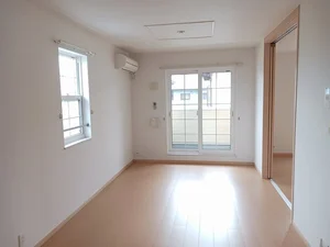 のマンスリーマンション・ウィークリーマンション「コモド・ジャルダン 202・洋室(No.1203572)」メイン画像