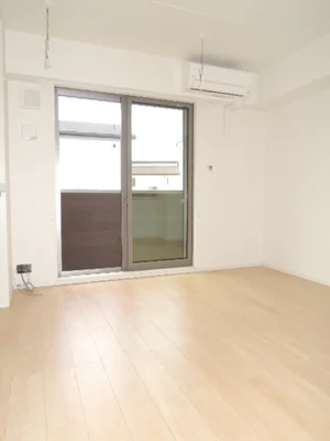 のマンスリーマンション・ウィークリーマンション「セレニティ　カーサ 102・洋室(No.1203679)」メイン画像