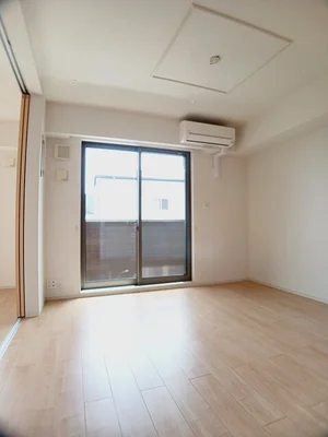 のマンスリーマンション・ウィークリーマンション「セレニティ　カーサ 102・洋室(No.1203679)」メイン画像