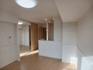 のマンスリーマンション・ウィークリーマンション「リアン　鳳 301・洋室(No.1204022)」メイン画像