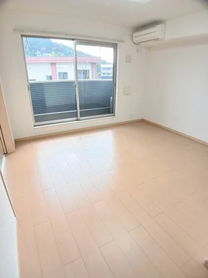 のマンスリーマンション・ウィークリーマンション「ｐｒａｔｃｒｉａ小鯖Ａ 203・洋室(No.1204704)」メイン画像