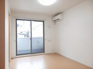 のマンスリーマンション・ウィークリーマンション「サンリット　アインツ　ＹｕＡ 103・洋室(No.1204802)」メイン画像