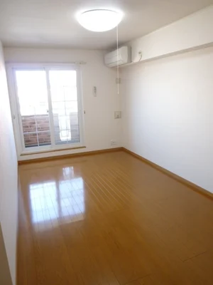 のマンスリーマンション・ウィークリーマンション「ラ　カーサフェリーチェ 202・洋室(No.1205261)」メイン画像