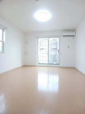 のマンスリーマンション・ウィークリーマンション「ノワ・グレーヌ　Ａ 101・洋室(No.1205471)」メイン画像