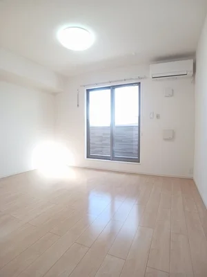 のマンスリーマンション・ウィークリーマンション「プティ・プラージュⅣ 202・洋室(No.1205645)」メイン画像