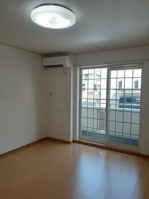 のマンスリーマンション・ウィークリーマンション「ガーデンハウス　ＨＩＴ　Ⅰ 102・洋室(No.1207162)」メイン画像