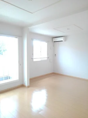 北楠駅（三重県）のマンスリーマンション・ウィークリーマンション「アロマム 202・洋室(No.1207248)」メイン画像