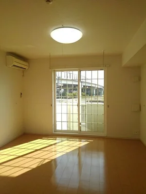 のマンスリーマンション・ウィークリーマンション「カーサ　フレーズ 101・洋室(No.1207280)」メイン画像