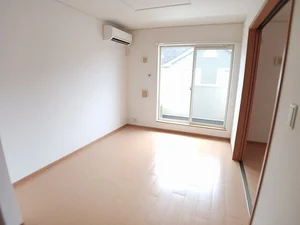 のマンスリーマンション・ウィークリーマンション「レアル・カーサ 202・洋室(No.1208708)」メイン画像