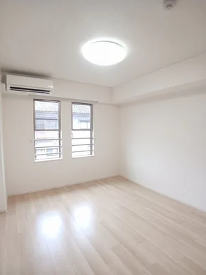 福山市のマンスリーマンション・ウィークリーマンション「カーサ・ソレイユ　Ｂ 204・洋室(No.1210487)」メイン画像