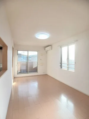 のマンスリーマンション・ウィークリーマンション「サニー・ハイフラット 303・洋室(No.1210621)」メイン画像