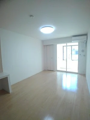 広島県のマンスリーマンション・ウィークリーマンション「メゾン　ド　リブレ 105・洋室(No.1210725)」メイン画像