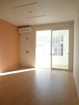 のマンスリーマンション・ウィークリーマンション「フルール・ソレイユ　Ⅰ 105・洋室(No.1211762)」メイン画像