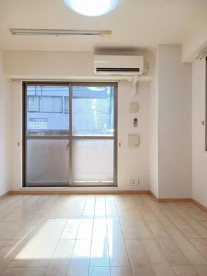 のマンスリーマンション・ウィークリーマンション「Ｓｕｎ　Ｓｔｒｅｅｔ 102・洋室(No.1213926)」メイン画像